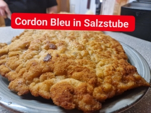 Cordon Bleu mit Pommes und kl.Salat               